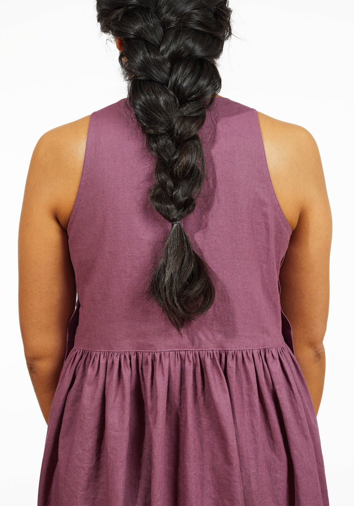 Grainline Studio Austin Dress sewing pattern sizes 0–18 with sleeveless bodice, keyhole opening, and customizable skirt options