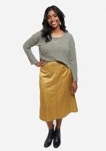 Grainline Studio Reed Skirt sewing pattern sizes 0–18 with inset and patch pockets, button front or invisible zipper closure, medium-weight fabrics