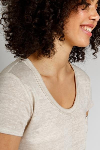 Megan Nielsen Briar sewing pattern featuring crop and standard-length tops, multiple sleeve options, patch pockets, and curved hem