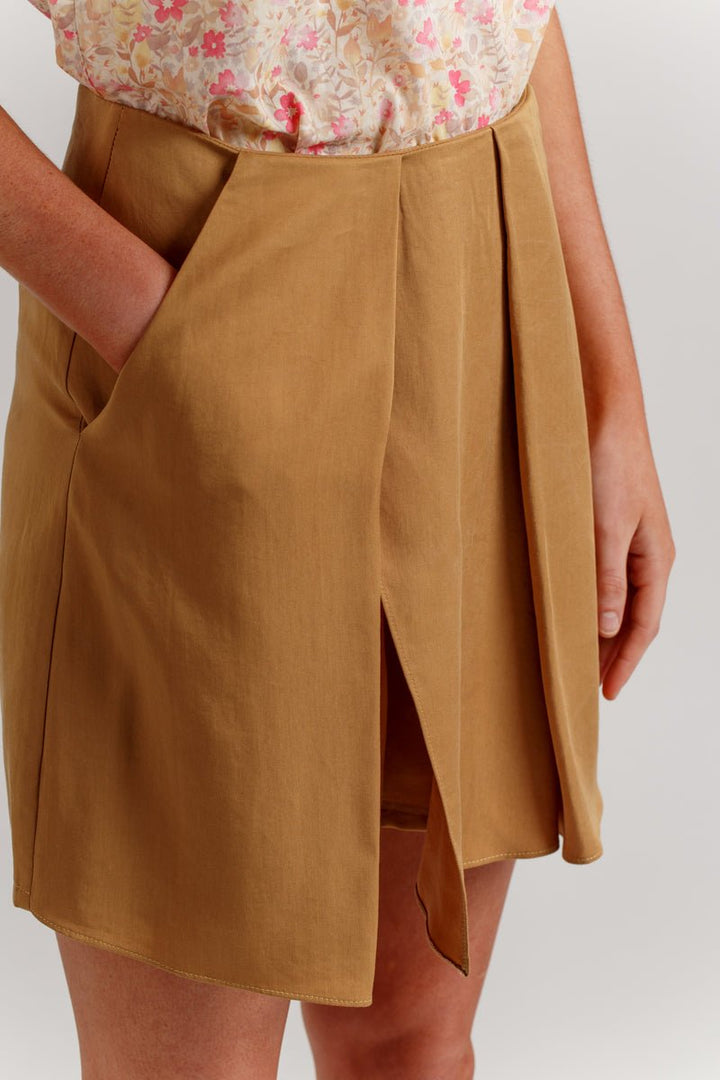 Megan Nielsen - Harper sewing pattern for stylish shorts or pleated skort with pockets, full lining, and modern fit in sizes XS–XL