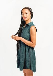 Grainline Studio Alder Shirtdress sleeveless A-line and gathered skirt view in light fabric