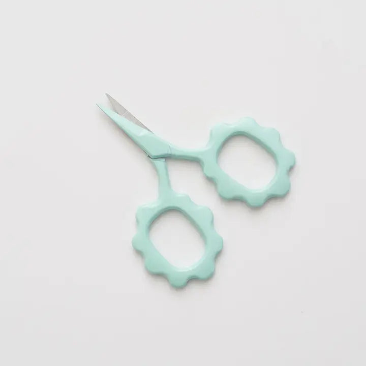 Scallop Handle Embroidery Scissors - Mint