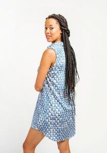 Grainline Studio Alder Shirtdress sleeveless A-line and gathered skirt view in light fabric
