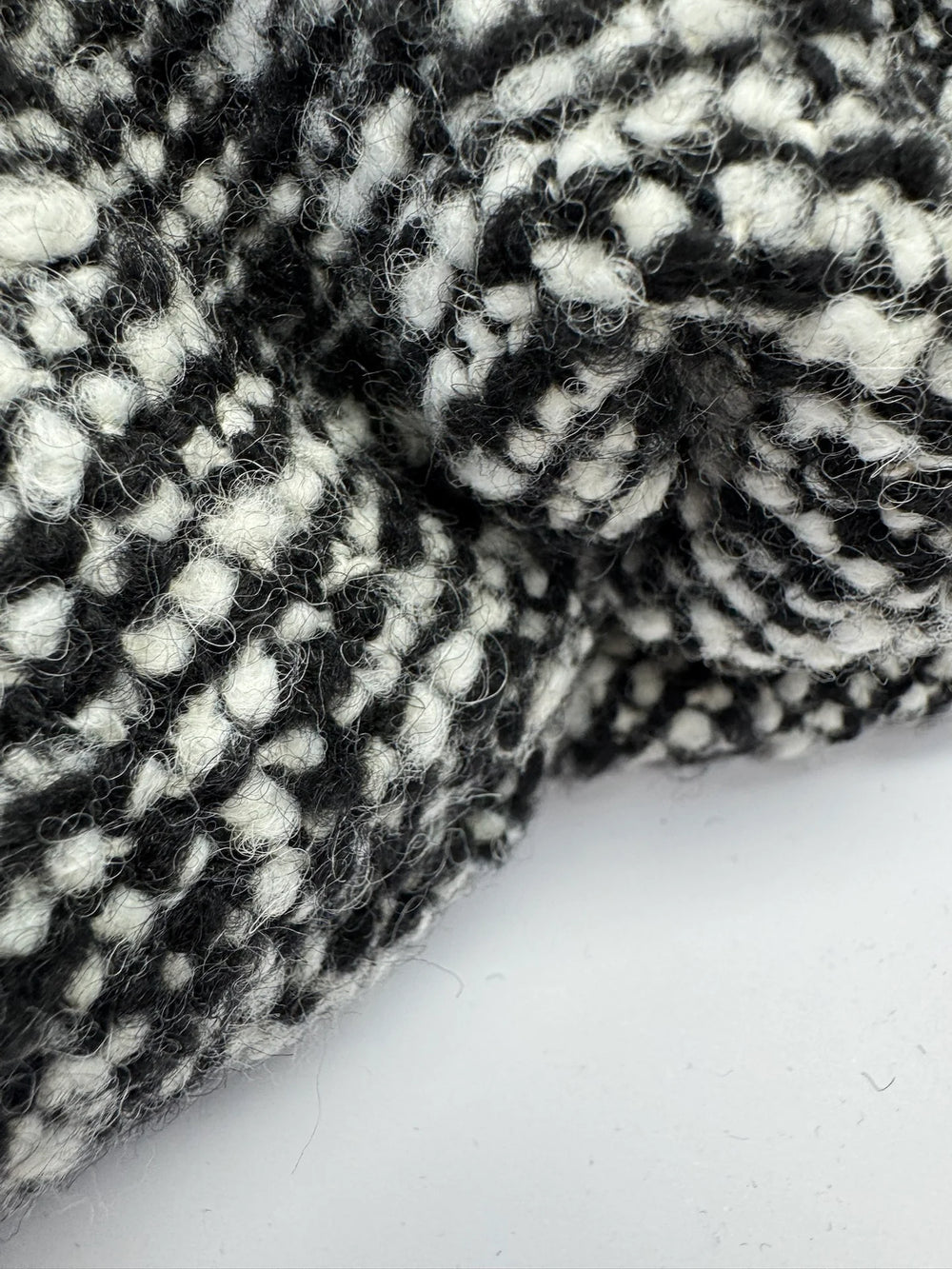 Black and white tweed bouclé wool blend fabric with small texture, Italian heavyweight 56-inch wide, ideal for coats, skirts, and structured suits