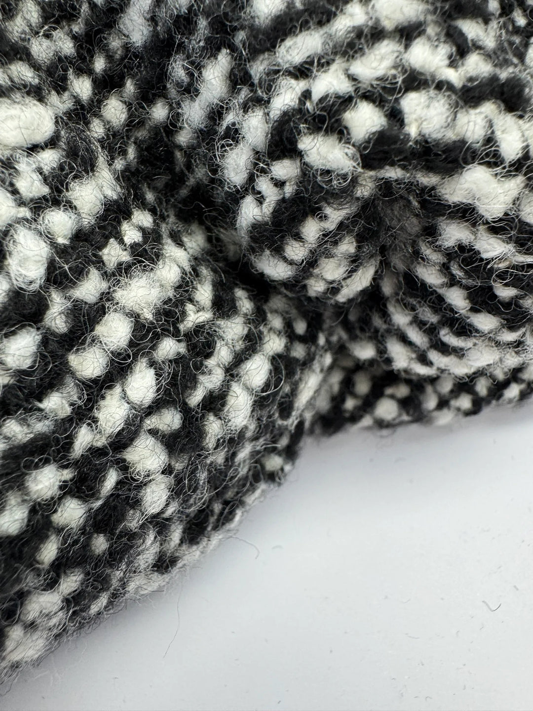 Black and white tweed bouclé wool blend fabric with small texture, Italian heavyweight 56-inch wide, ideal for coats, skirts, and structured suits
