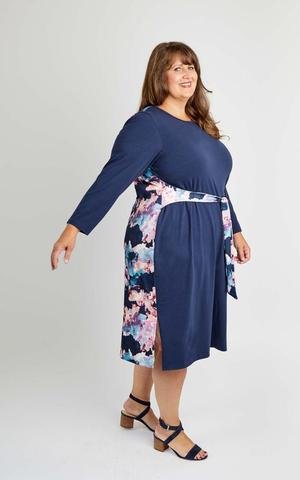 Cashmerette Pembroke Dress & Tunic sewing pattern – midi or tunic length T-shirt dress with split hem, optional waist tie, and three neckline options.