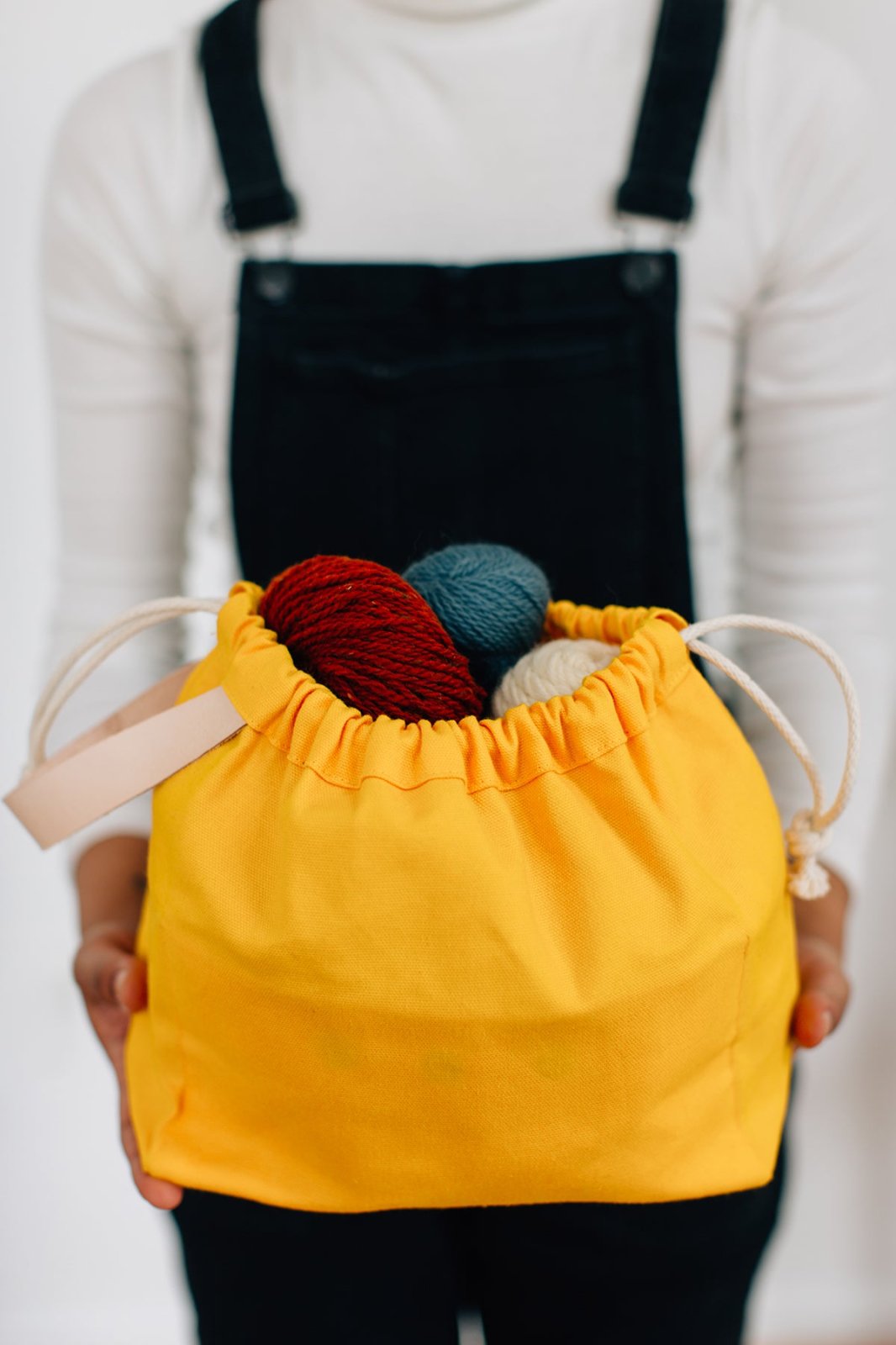Grainline Studio Field Bag sewing pattern for DIY craft storage tote with pockets and grommets