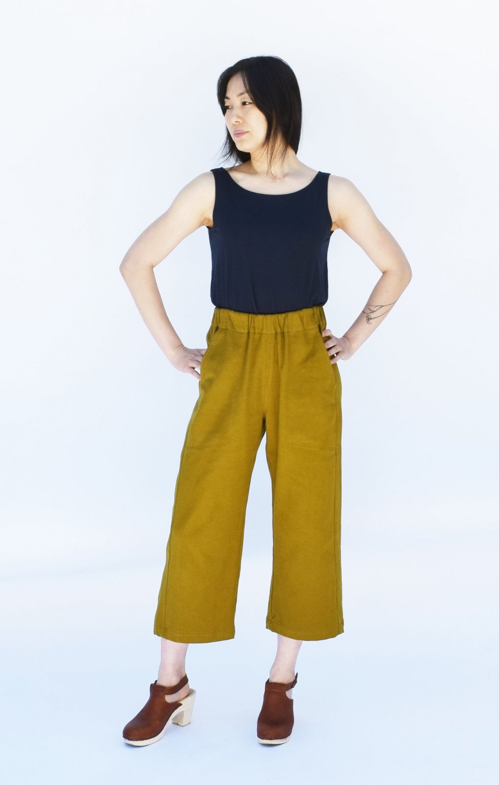 Sew House Seven Free Range Slacks Paper Pattern – elastic waist tapered and straight cropped pants sewing pattern