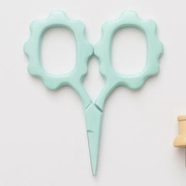 Scallop Handle Embroidery Scissors - Mint
