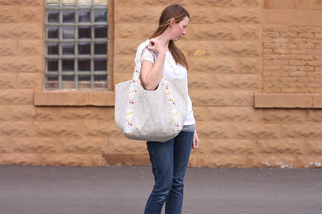 Noodlehead Poolside Tote sewing pattern for DIY beach bag with pockets and room for towels