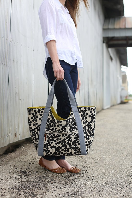 Noodlehead Poolside Tote sewing pattern for DIY beach bag with pockets and room for towels

