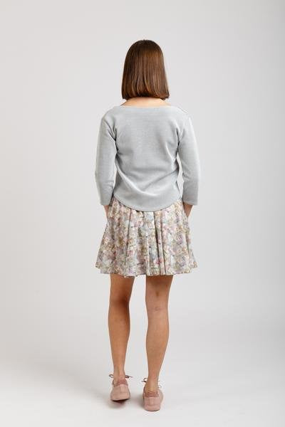 Megan Nielsen Briar sewing pattern featuring crop and standard-length tops, multiple sleeve options, patch pockets, and curved hem