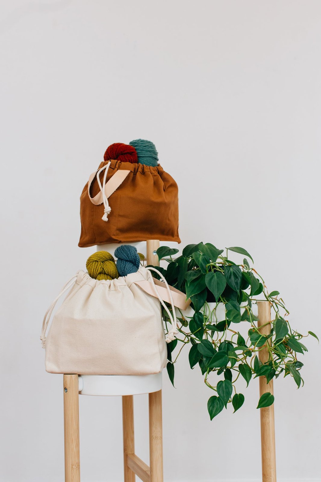 Grainline Studio Field Bag sewing pattern for DIY craft storage tote with pockets and grommets