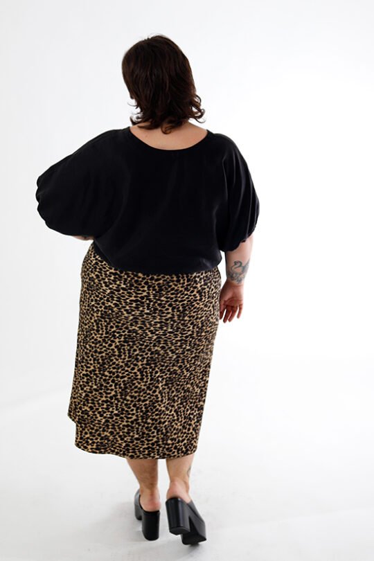 Chalk & Notch Aria Top sewing pattern – bubble-shaped woven blouse with elastic hems and optional ruffles for sizes 0-30