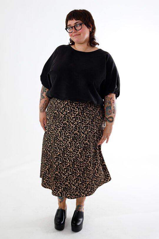 Chalk & Notch Aria Top sewing pattern – bubble-shaped woven blouse with elastic hems and optional ruffles for sizes 0-30