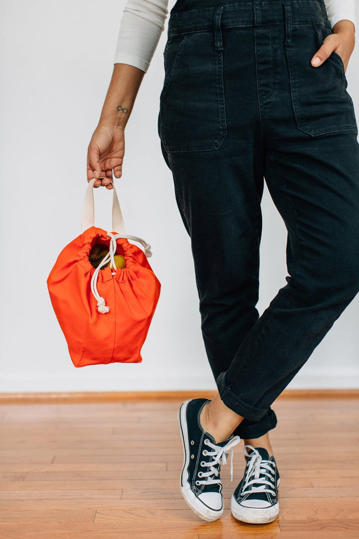 Grainline Studio Field Bag sewing pattern for DIY craft storage tote with pockets and grommets