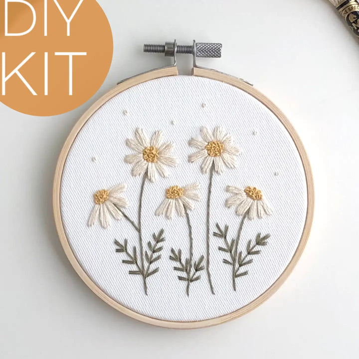 Daisies Embroidery Kit, 4” Beginner Embroidery Craft Kit
