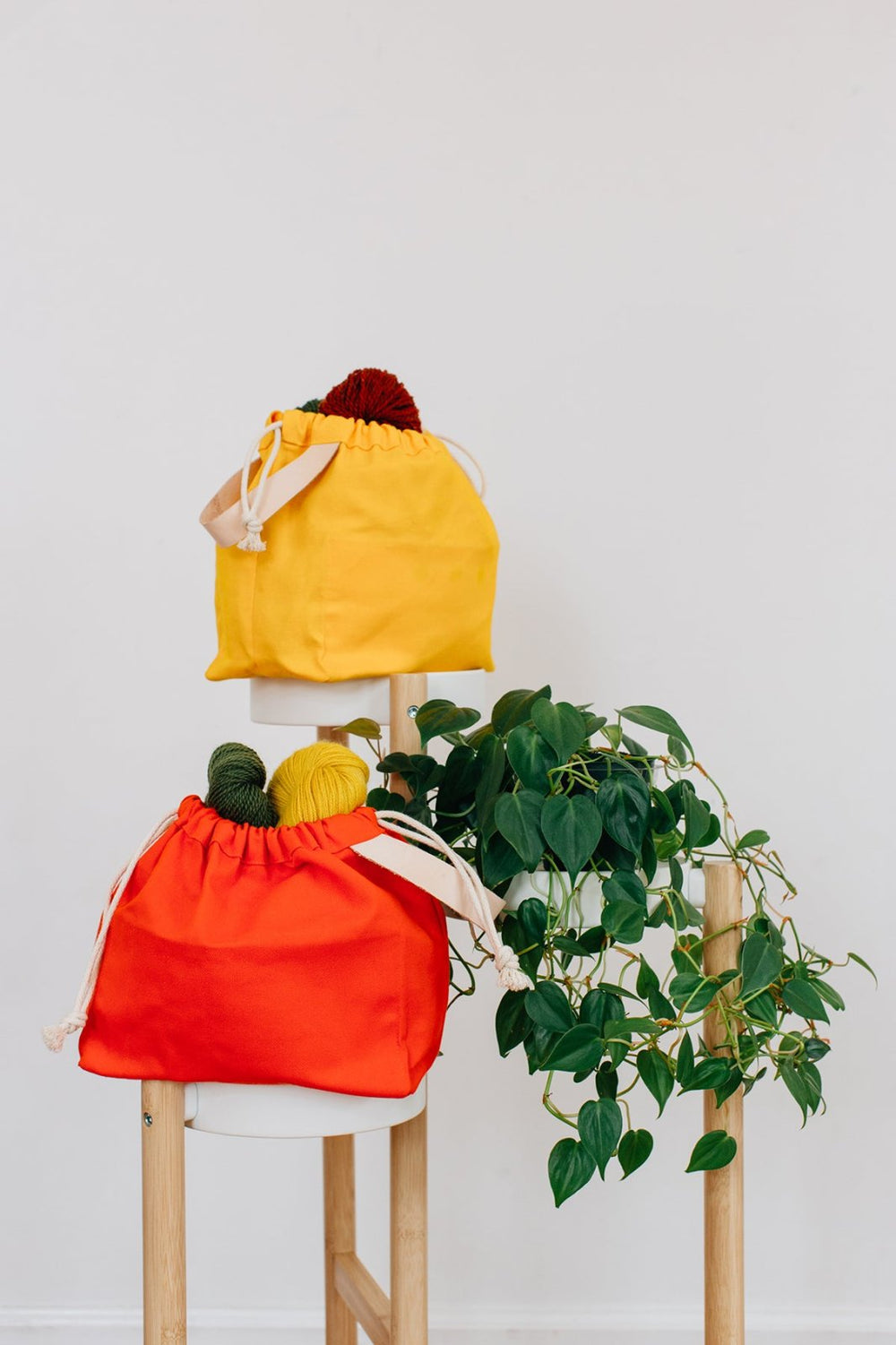 Grainline Studio Field Bag sewing pattern for DIY craft storage tote with pockets and grommets