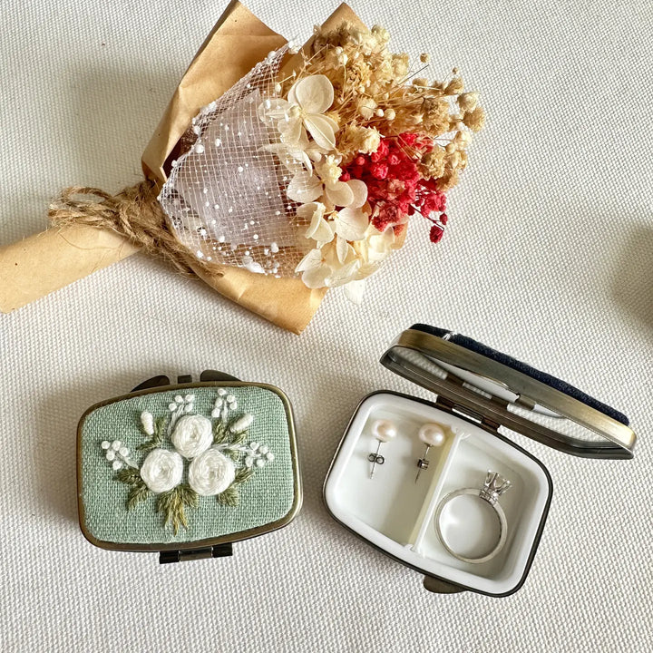 Embroidered Mini Box - White Roses