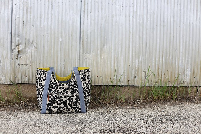 Noodlehead Poolside Tote sewing pattern for DIY beach bag with pockets and room for towels