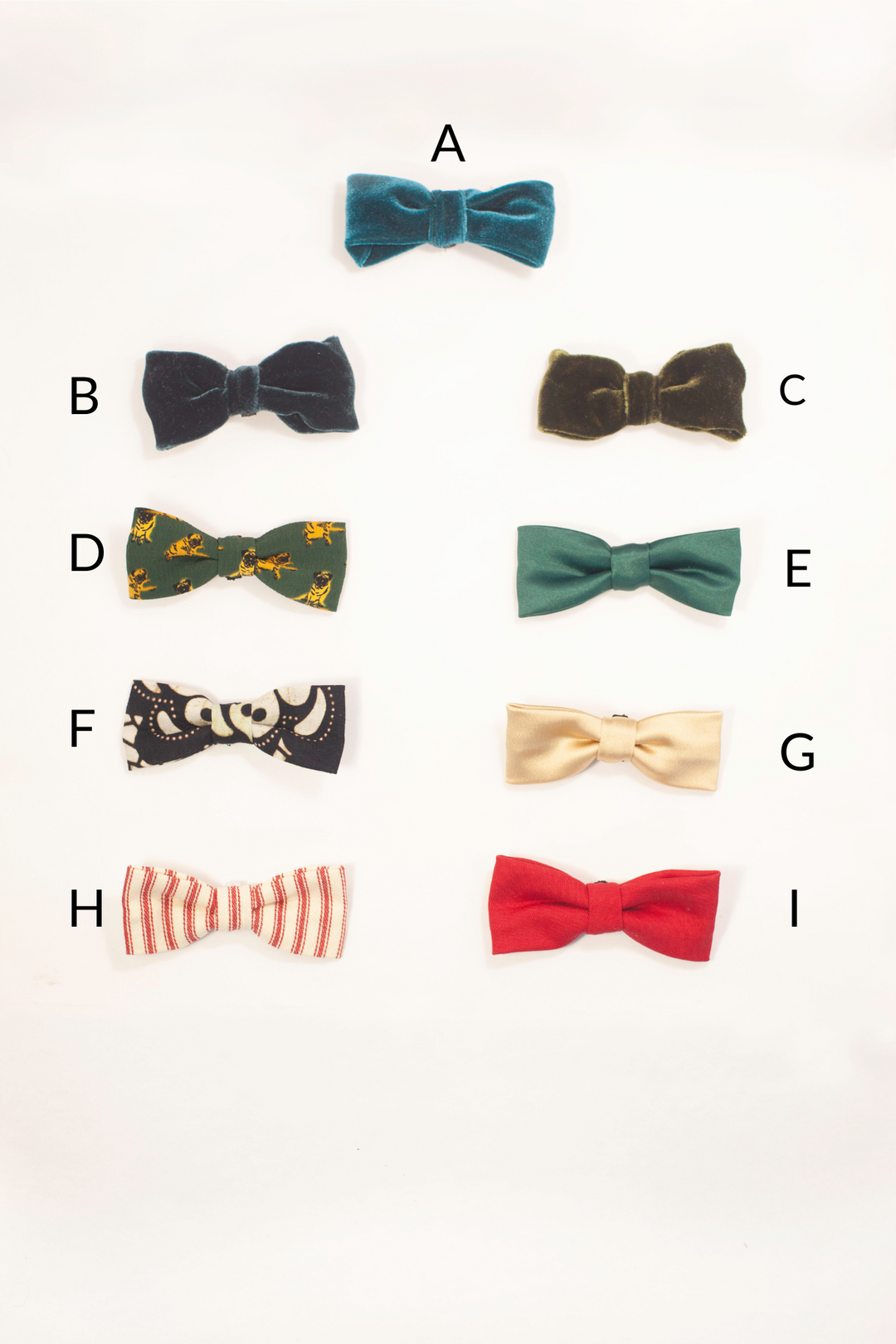 Small pet collar bowtie, vibrant design for cats and small dogs
