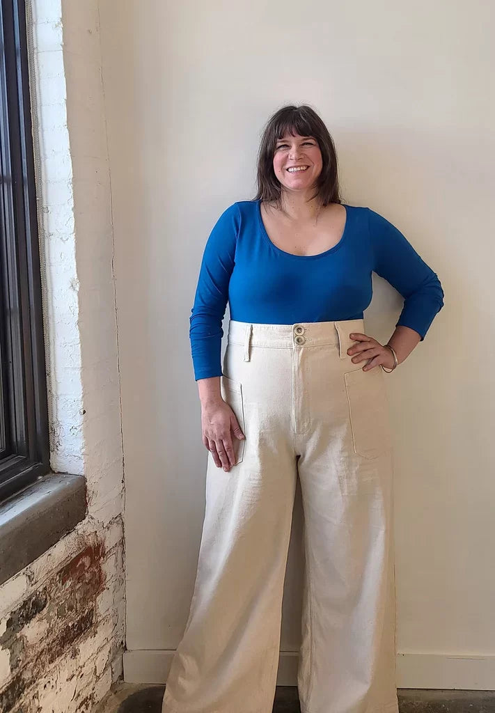 Sew House Seven Skyline Tee Curvy sewing pattern – plus-size knit t-shirt with customizable necklines and sleeves for sizes 16-34