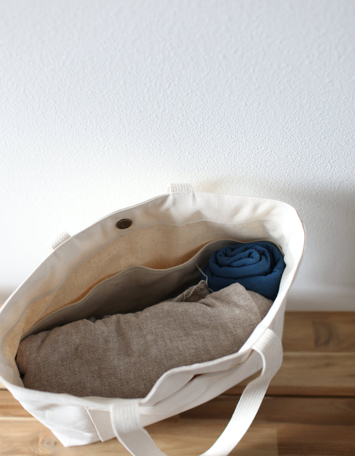 Noodlehead Pepin Tote pattern with front pocket and optional magnetic or recessed zipper closure