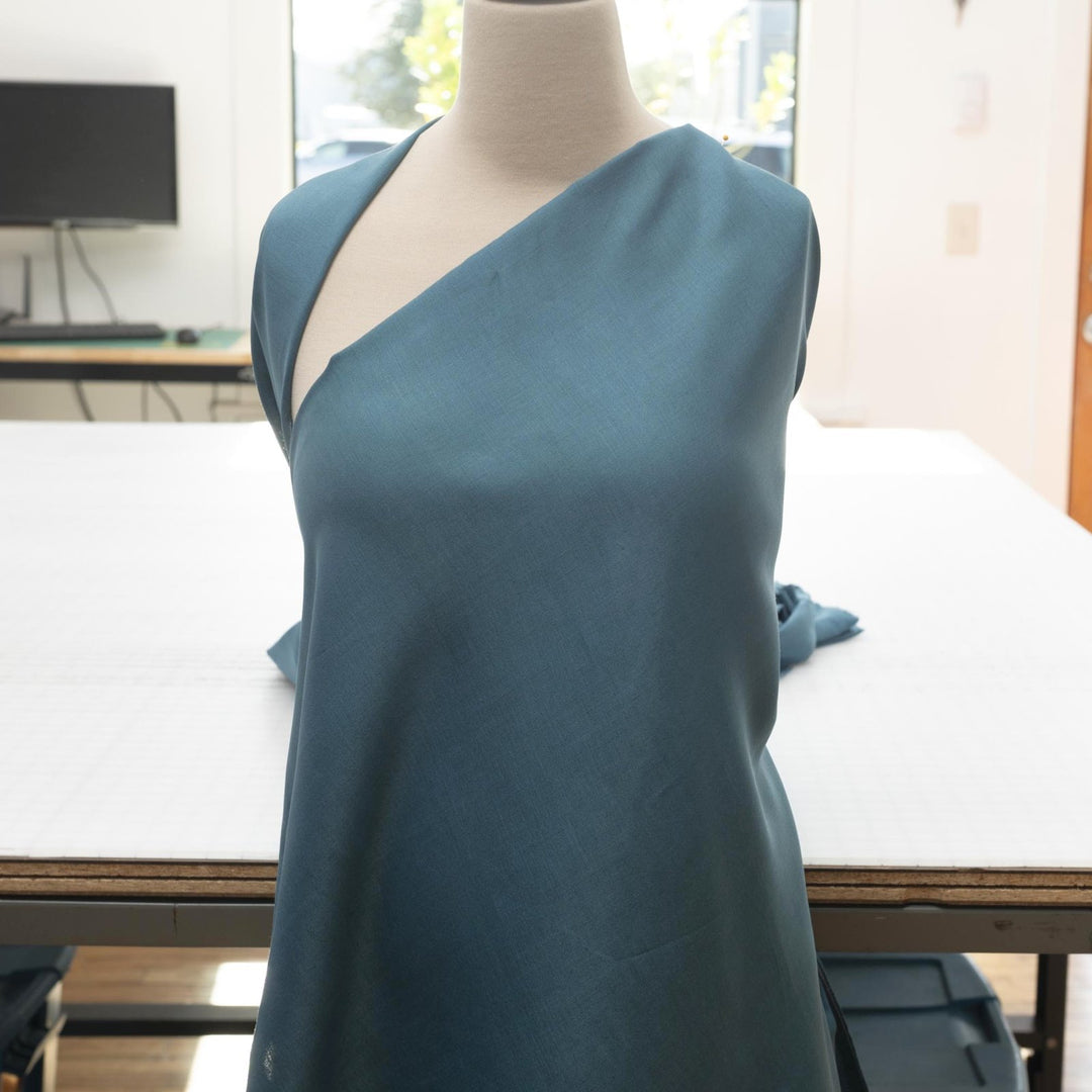 Linen fabric in fresh teal color – 100% lightweight shirt-weight linen, soft yet crisp texture, ideal for shirts, tunics, dresses, and skirts