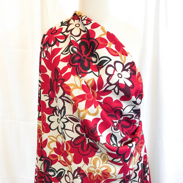 "Linen Red Floral – 100% linen fabric with large red floral print, ideal for dresses, skirts, and tops"

