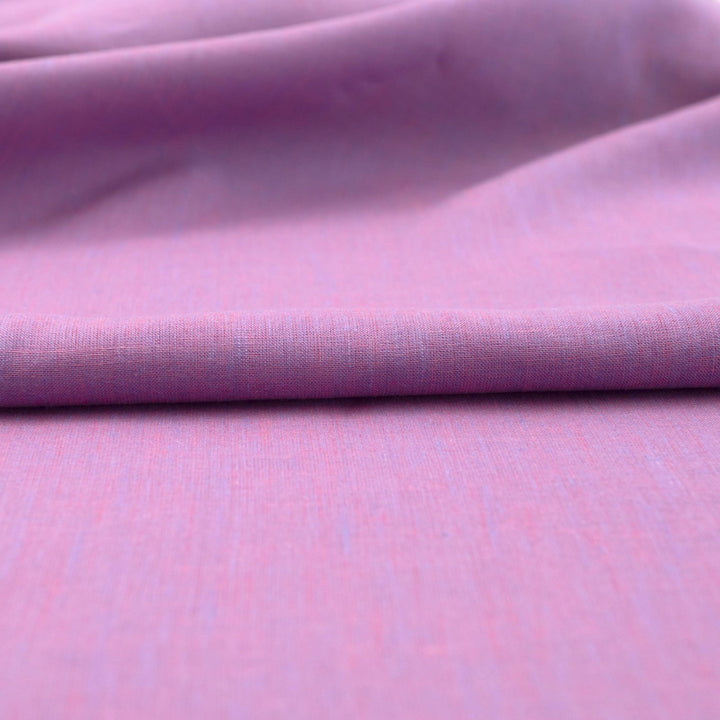 Serene Sky shot-weave linen fabric with iridescent effect