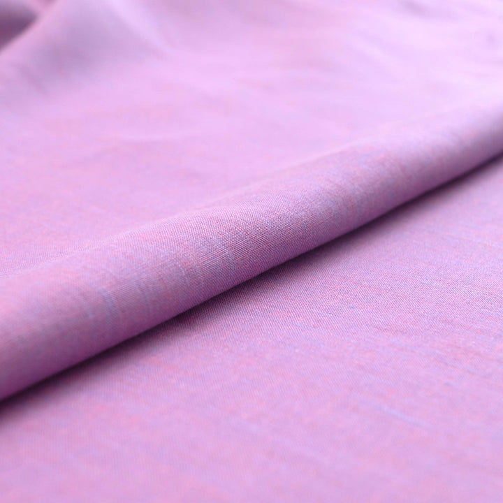 Serene Sky shot-weave linen fabric with iridescent effect
