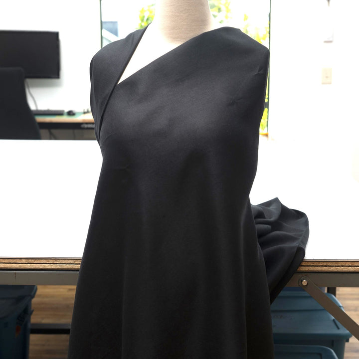 Black shirt-weight linen fabric for tailored blouses and dresses