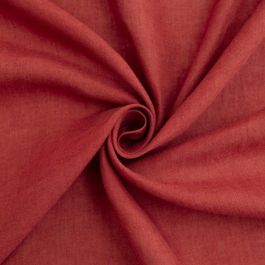Linen fabric in warm rust color – 100% lightweight linen, shirt-weight with soft drape, ideal for shirts, tops, and casual dresses