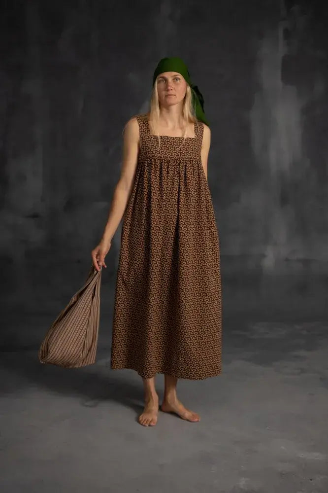 Merchant & Mills Honey Dress Sewing Pattern for intermediate sewists – fitted bodice and flowing skirt DIY dress pattern