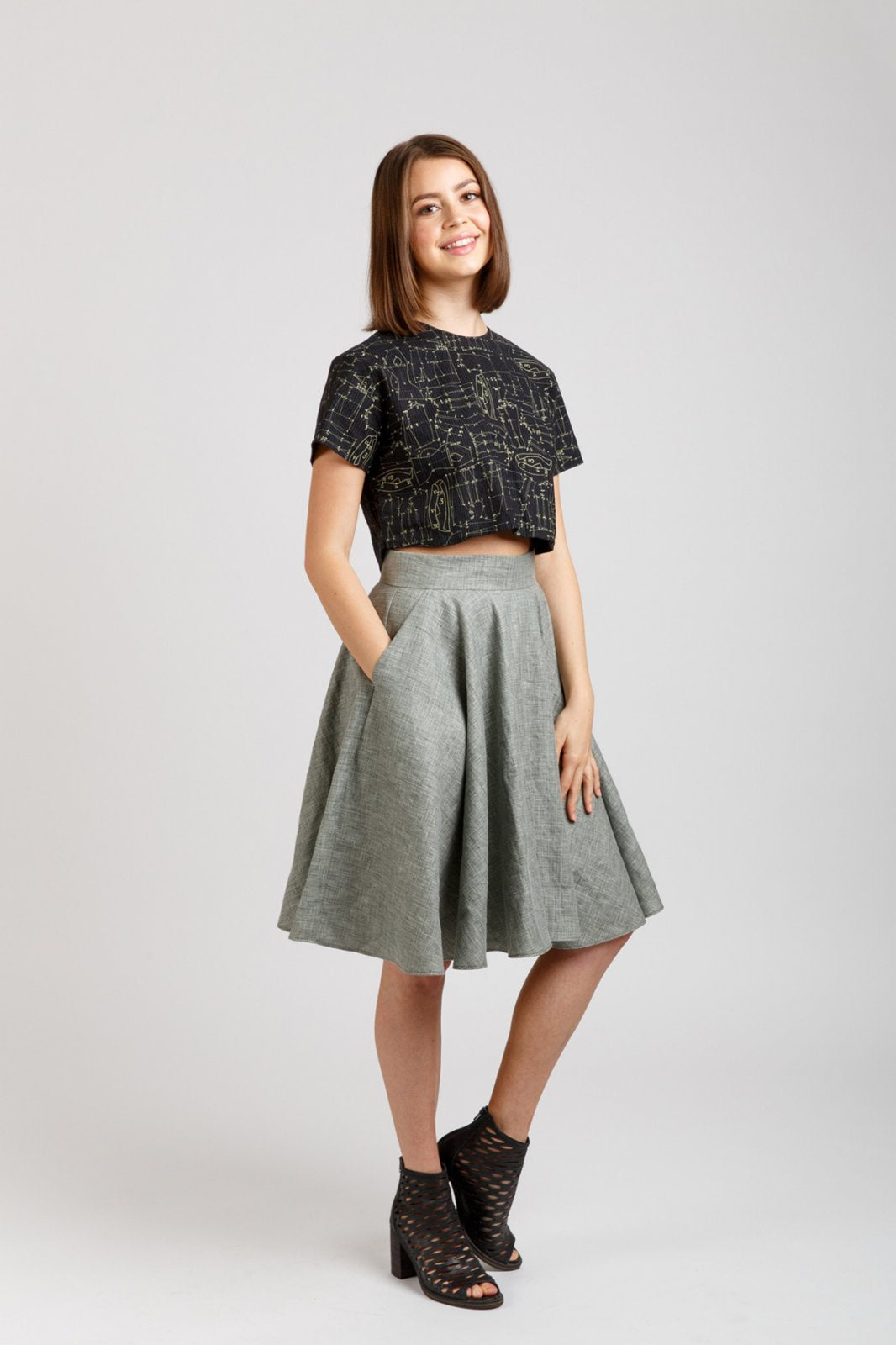 Megan Nielsen Sudley sewing pattern reversible blouse and gathered waist dress with keyhole neckline