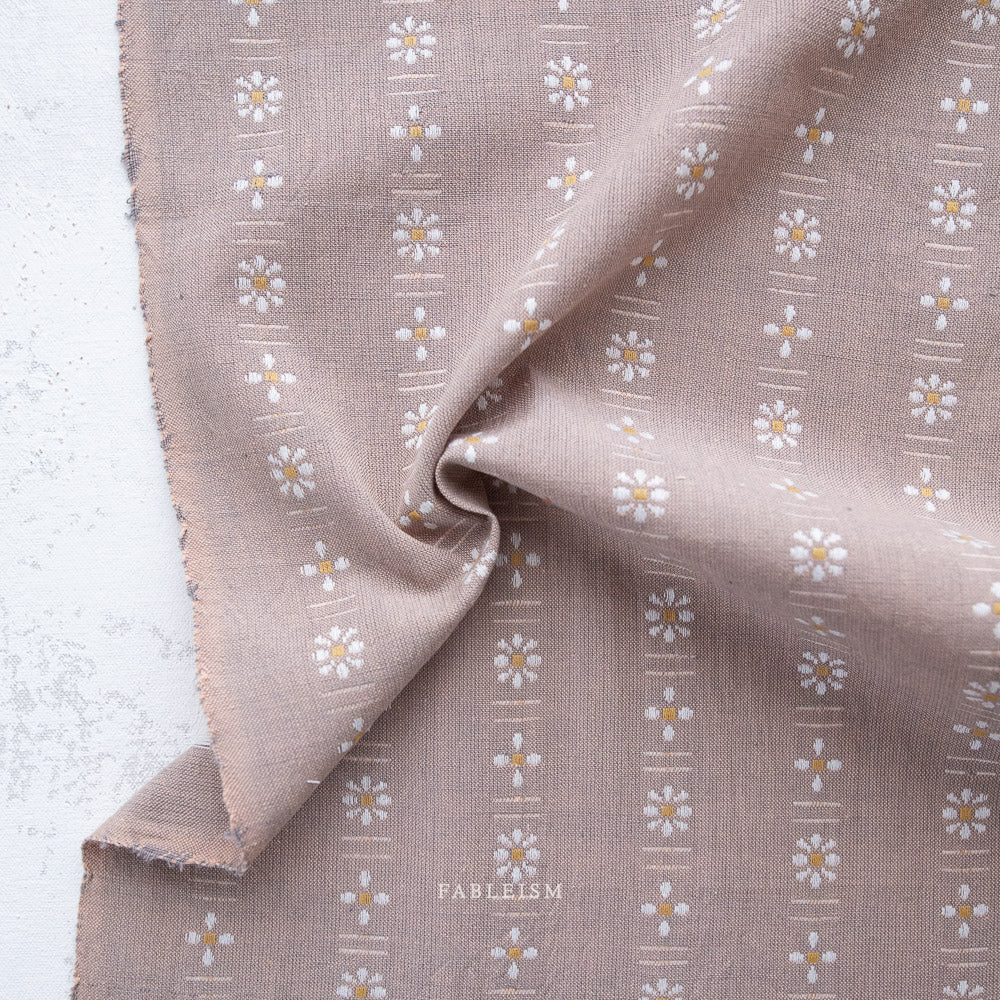 Cotton woven fabric with white daisy pattern in dove gray and pink – 100% cotton material for shirts, blouses, dresses, and skirts