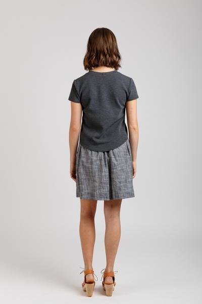 Megan Nielsen Briar sewing pattern featuring crop and standard-length tops, multiple sleeve options, patch pockets, and curved hem