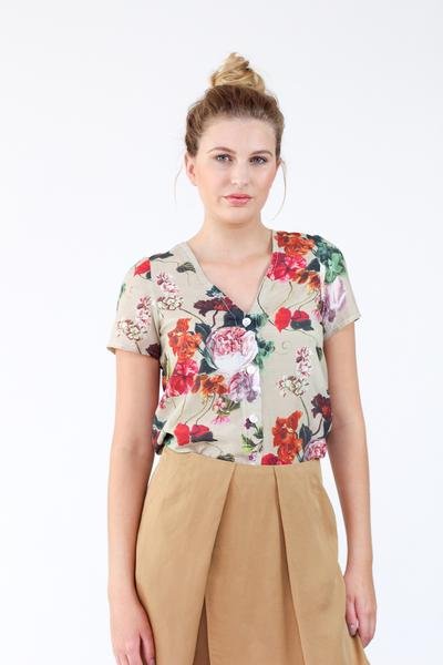 Megan Nielsen Darling Ranges Dress sewing pattern with v-neck, button front, pockets, and adaptable dress, blouse, or tunic variations