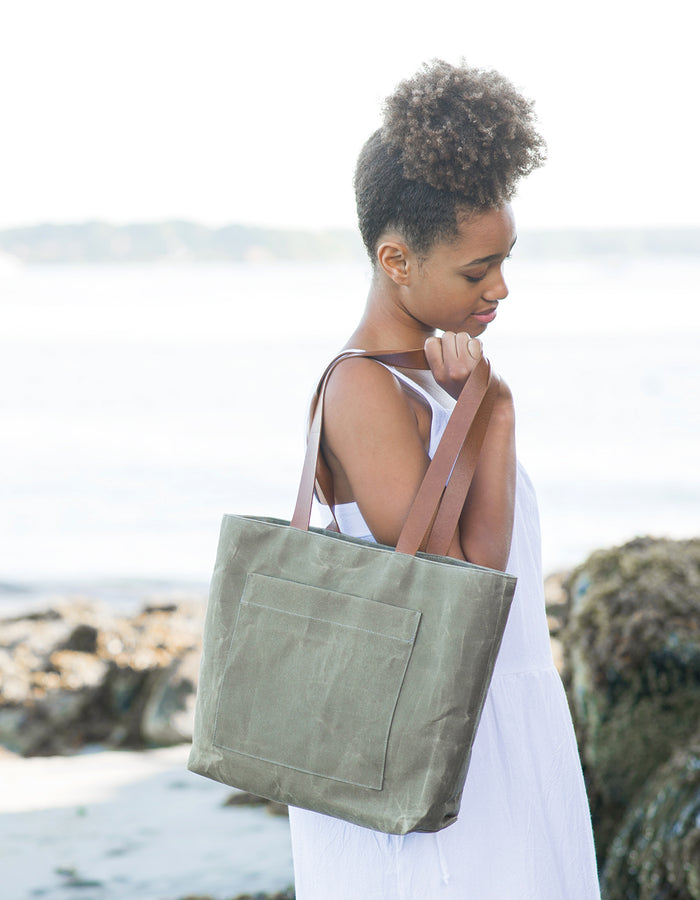 Noodlehead Pepin Tote pattern with front pocket and optional magnetic or recessed zipper closure