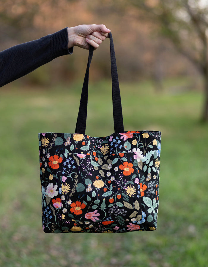 Noodlehead Pepin Tote pattern with front pocket and optional magnetic or recessed zipper closure
