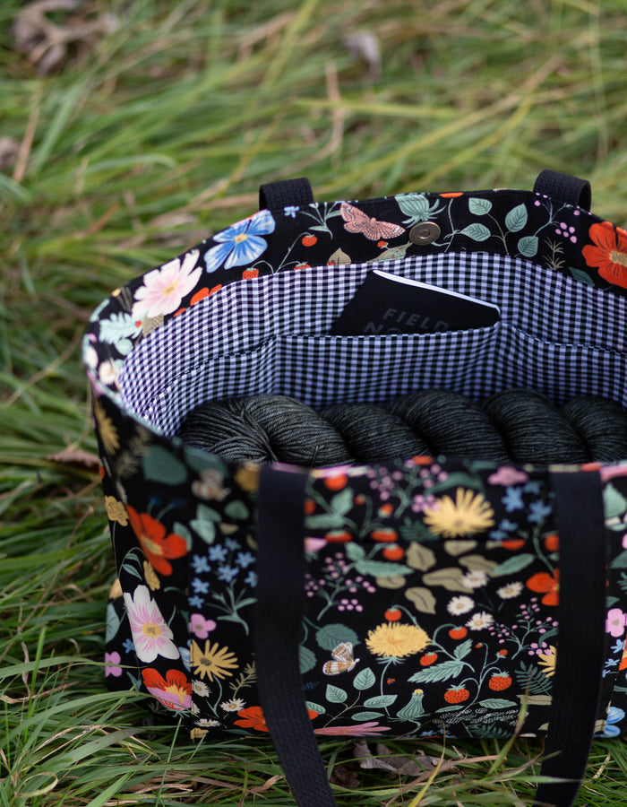 Noodlehead Pepin Tote pattern with front pocket and optional magnetic or recessed zipper closure