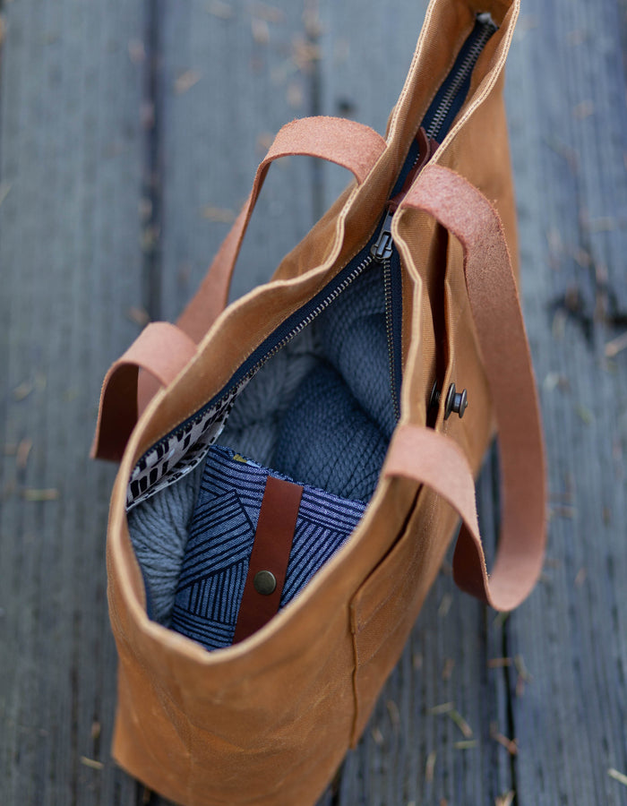 Noodlehead Pepin Tote pattern with front pocket and optional magnetic or recessed zipper closure