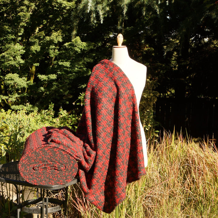 Wool Bouclé Houndstooth Fabric - Plush Textured Coating for Luxury Coats & Blazers